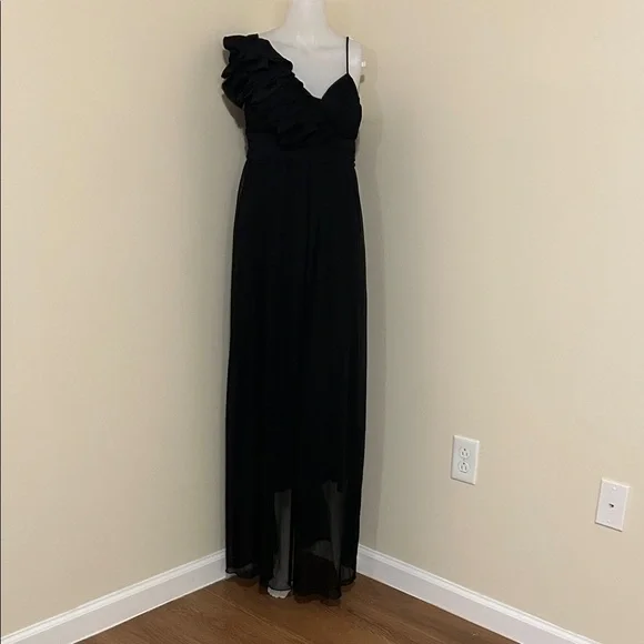 City Triangles Dresses | City Triangles Black One-Shoulder Gown | Color: Black | Size: 6 | Nelly1211's Closet